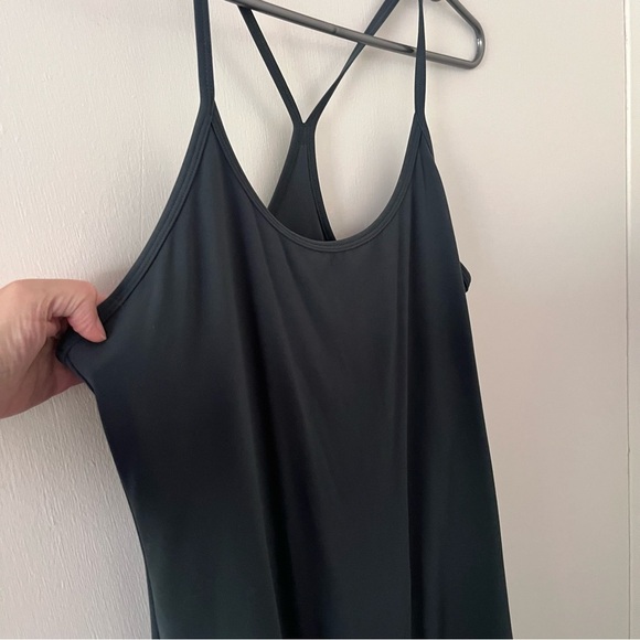 Quince Ultra Form Active Dress Forest Green Large Built in Shorts - Picture 3 of 8